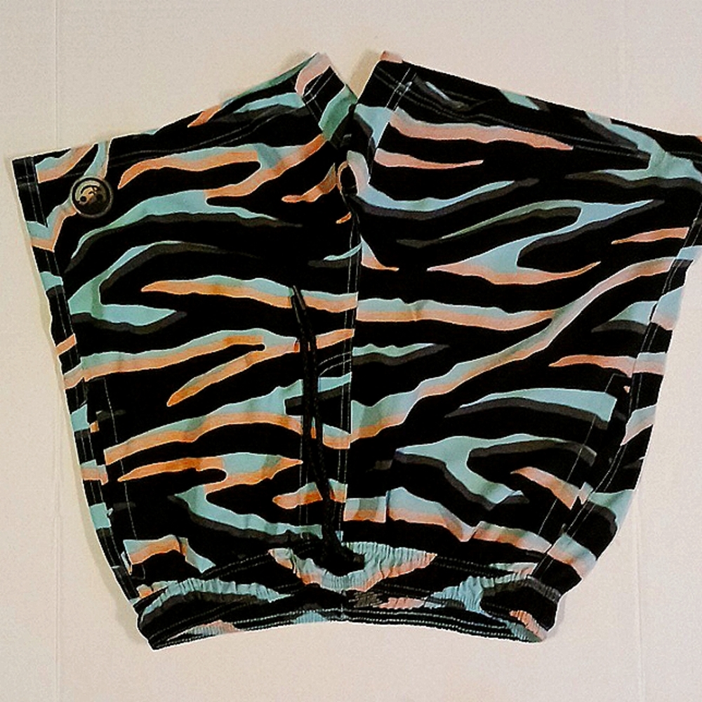 Mens Neff board shorts sz L